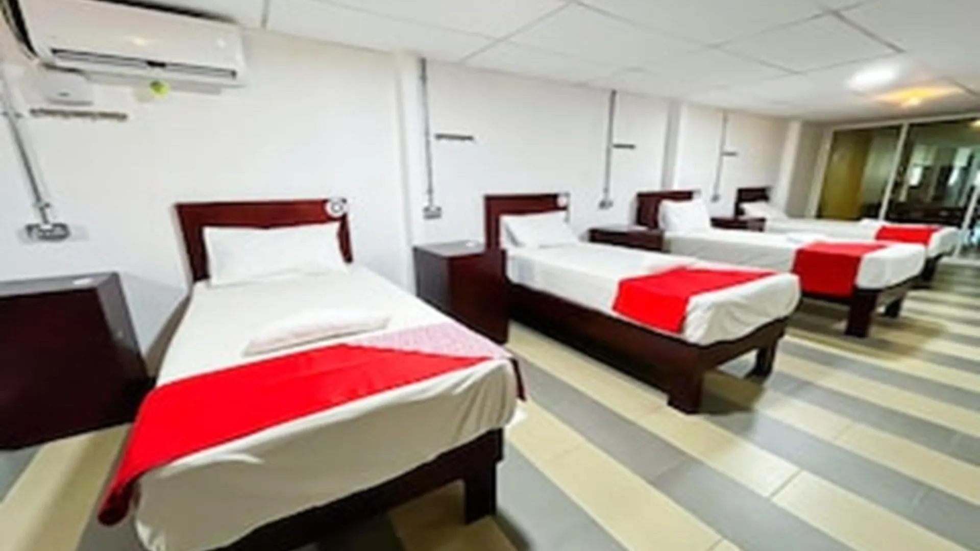 Super Oyo 90572 J Hotel Masjid India Куала-Лумпур